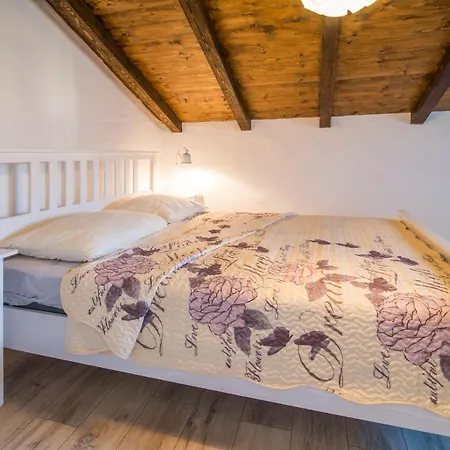 Luxury With A Swimming Pool Garica, Krk - 17469 Villa Risika