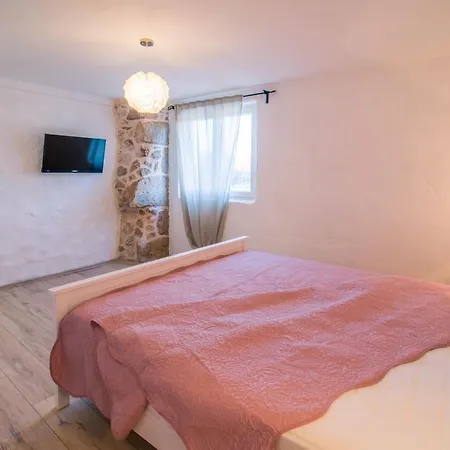 Vila Luxury With A Swimming Pool Garica, Krk - 17469 Risika